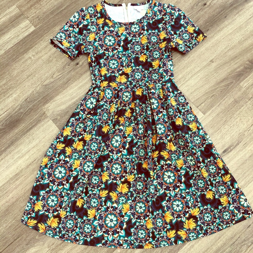 LULAROE AMELIA DRESS